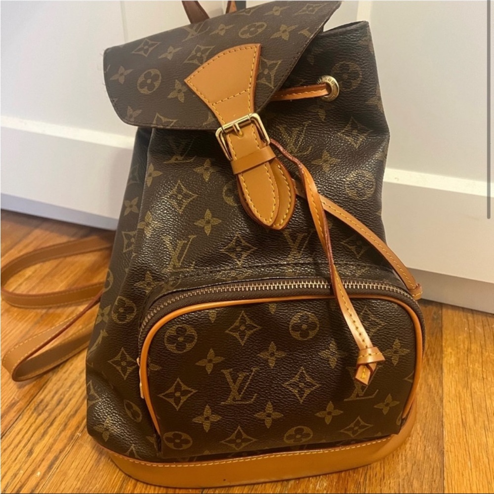 💎 Louis Vuitton Backpack 🎒
